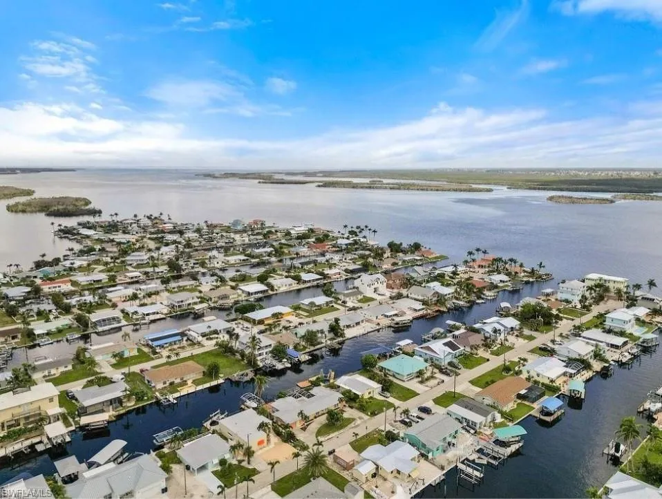 2607 Bayshore Drive Matlacha, FL 33993