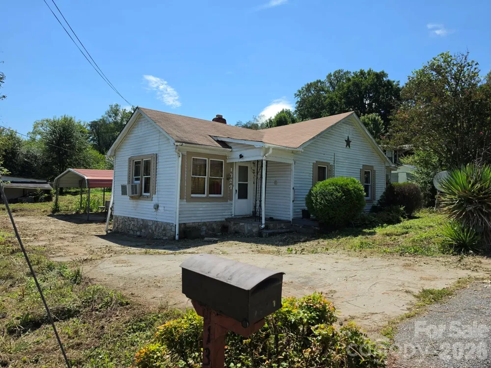 1327 Boxwood Place NW Lenoir, NC 28645
