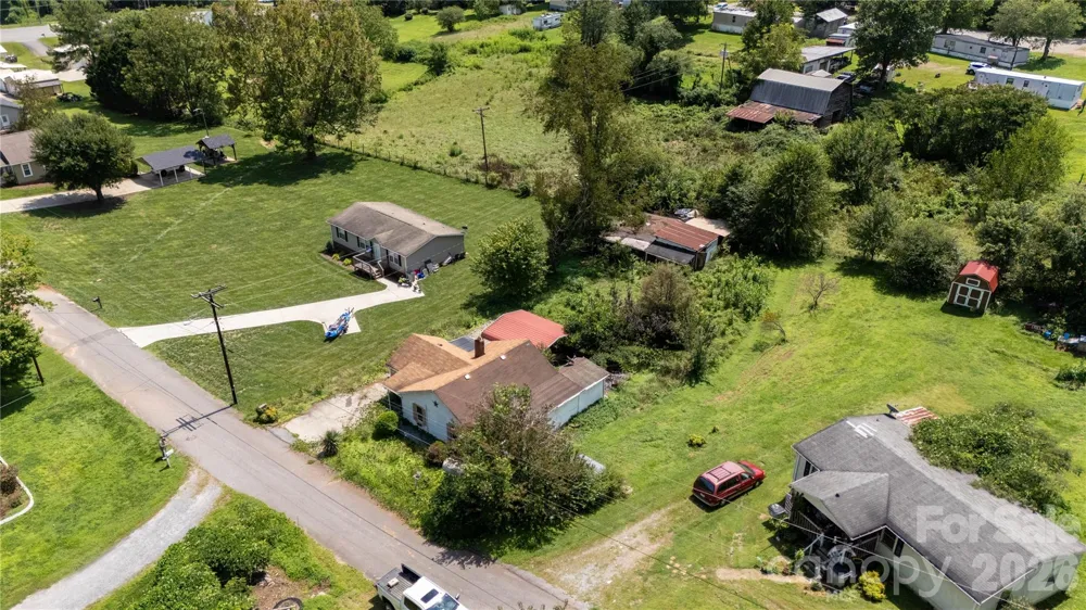 1327 Boxwood Place NW Lenoir, NC 28645