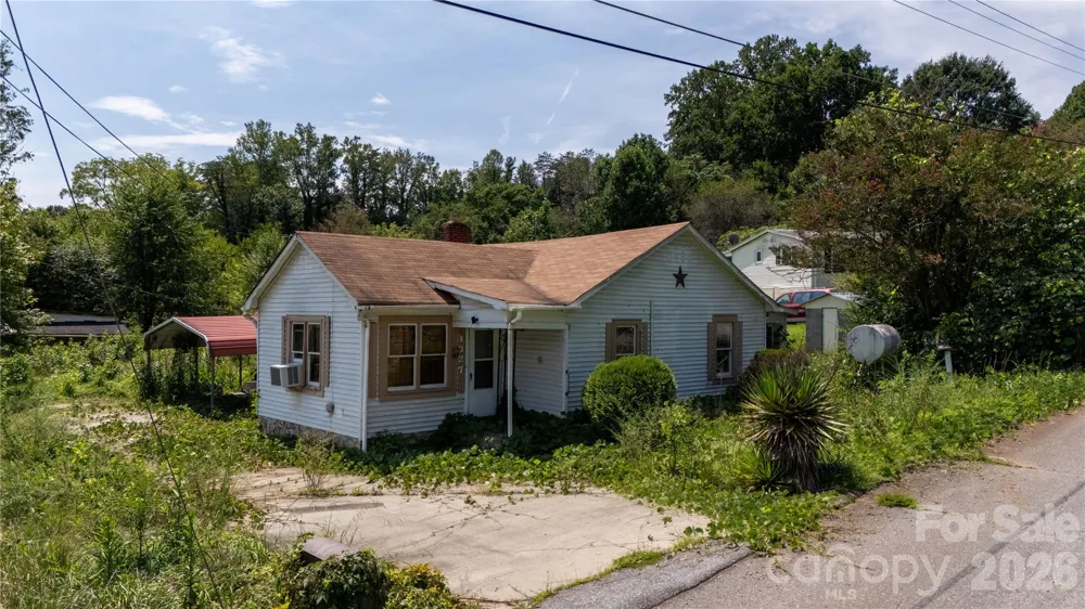 1327 Boxwood Place NW Lenoir, NC 28645