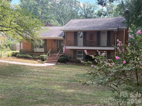 1215 Brockton Lane
