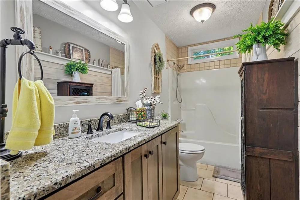 305 Hillview Road Hampton, GA 30228