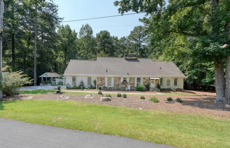 5005 George Washington Avenue NW Acworth, GA 30101