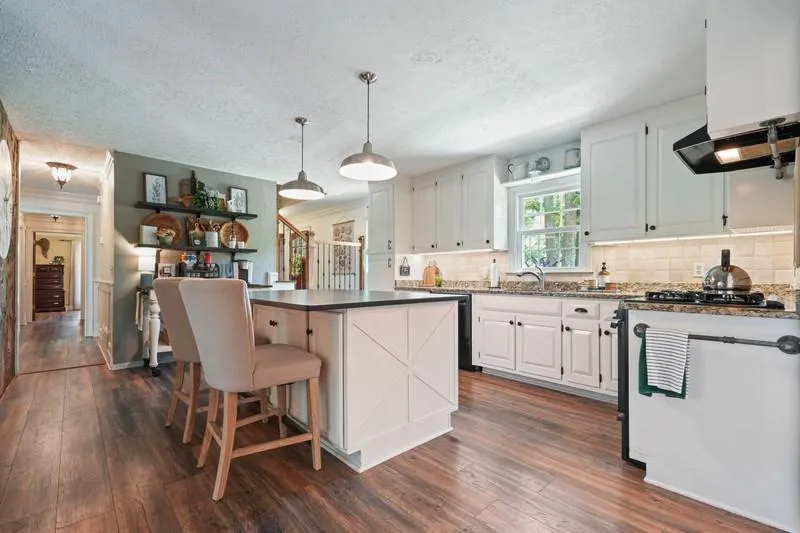 5005 George Washington Avenue NW Acworth, GA 30101