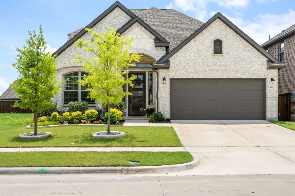 1913 Huron Drive Forney, TX 75126
