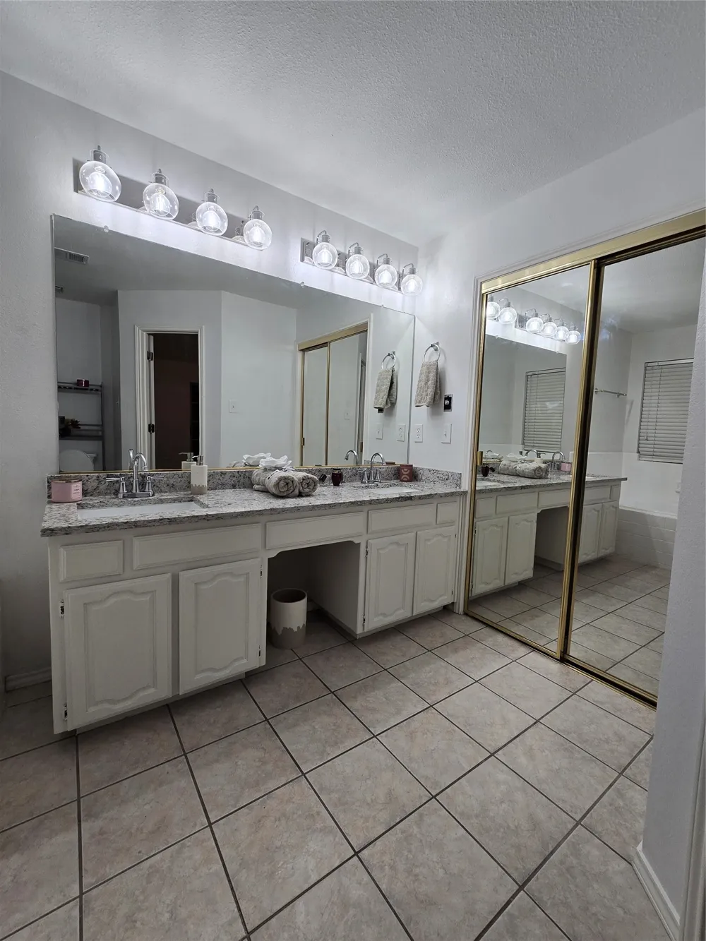2961 Bend Drive Dallas, TX 75229