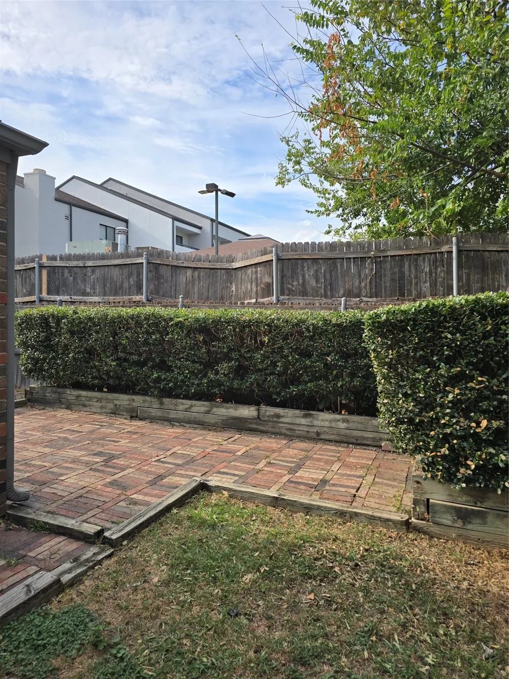2961 Bend Drive Dallas, TX 75229