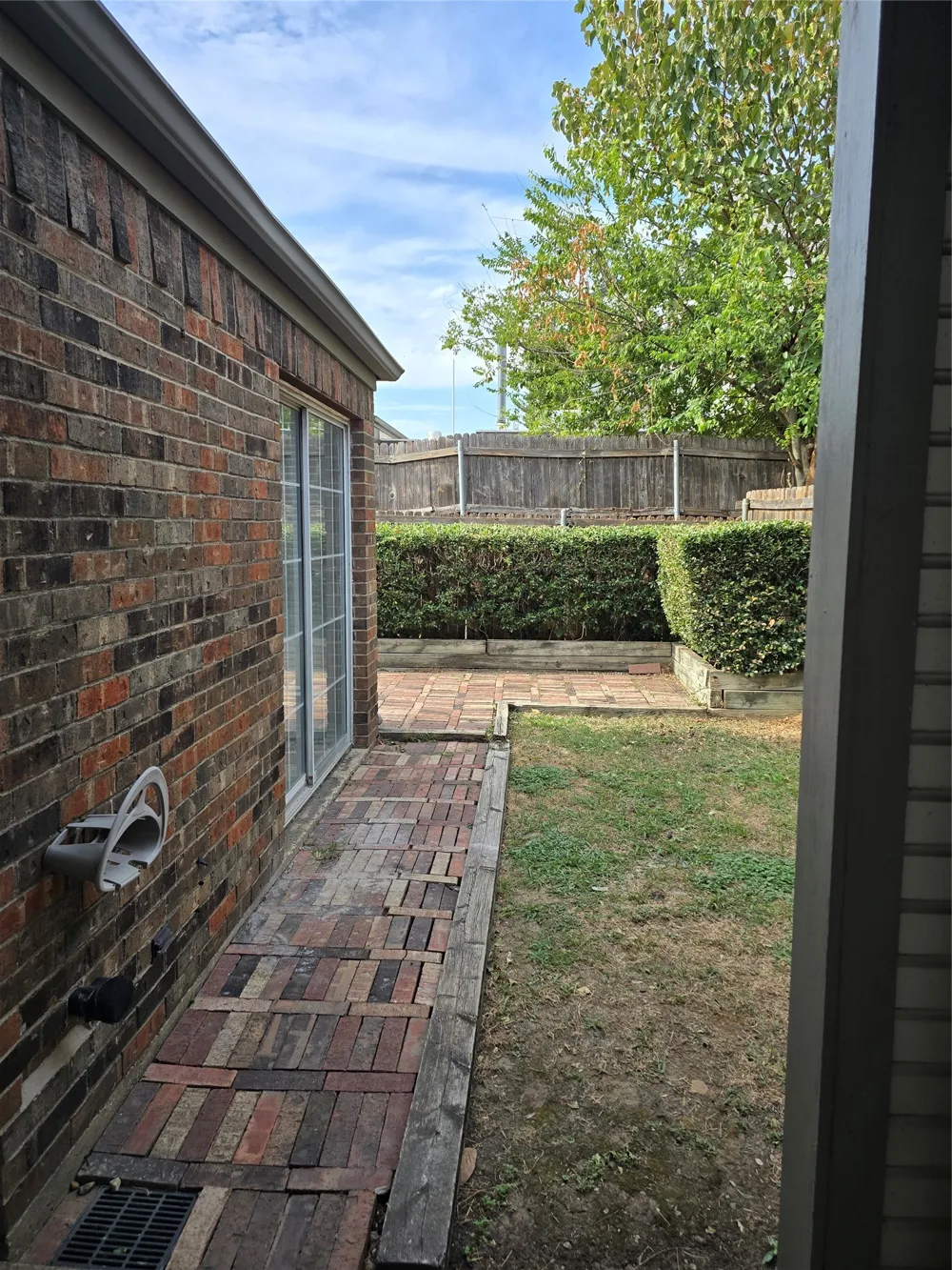 2961 Bend Drive Dallas, TX 75229
