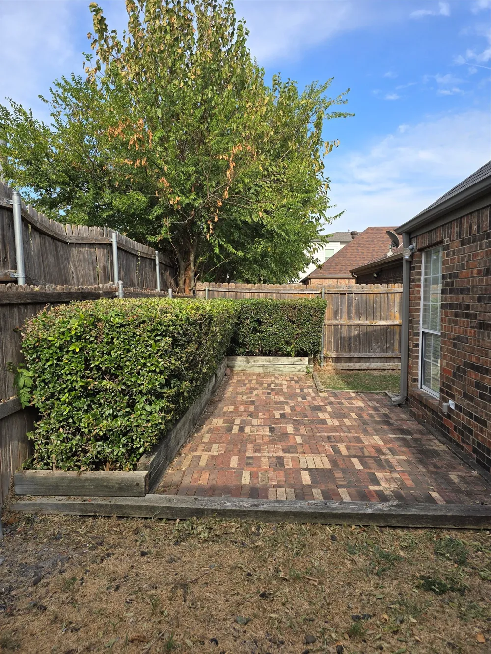 2961 Bend Drive Dallas, TX 75229