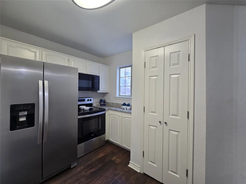 2961 Bend Drive Dallas, TX 75229