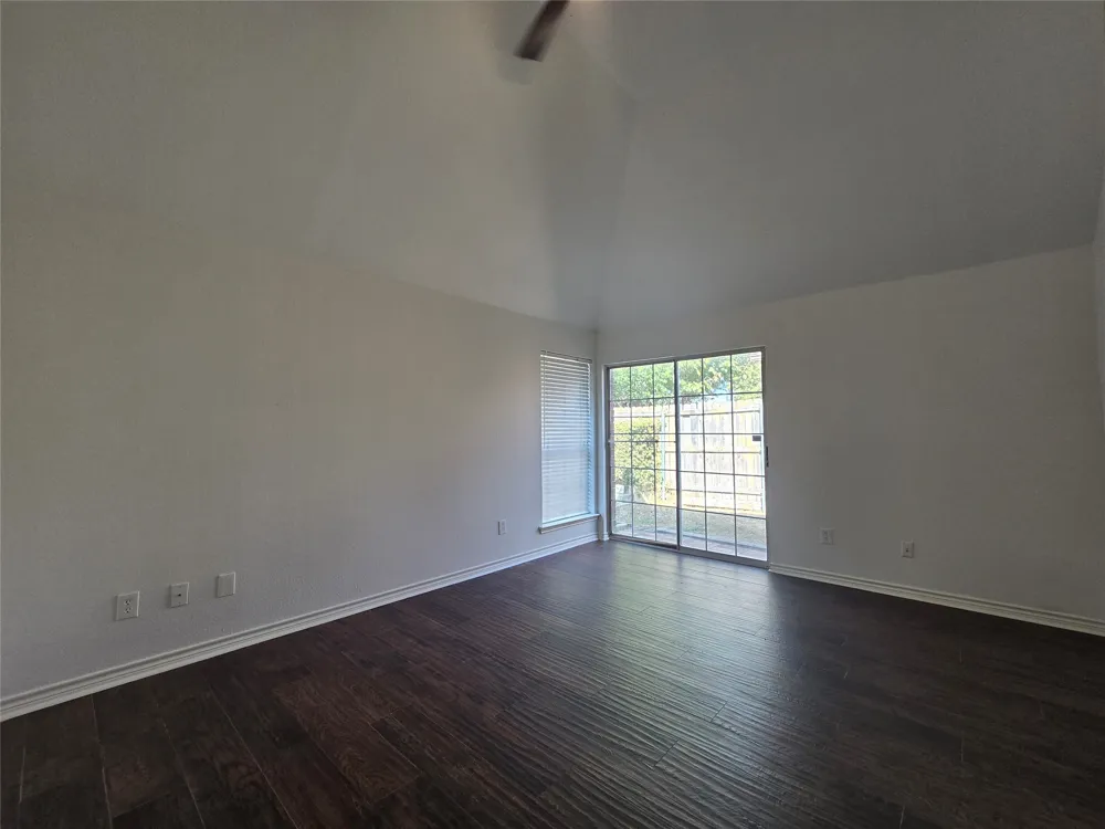 2961 Bend Drive Dallas, TX 75229