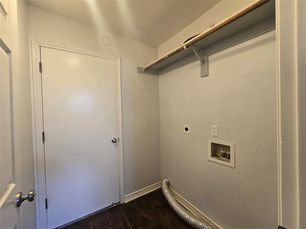 2961 Bend Drive Dallas, TX 75229