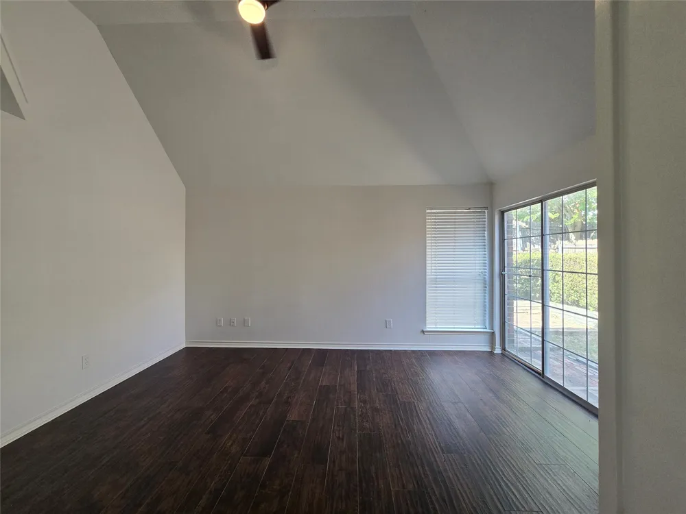 2961 Bend Drive Dallas, TX 75229