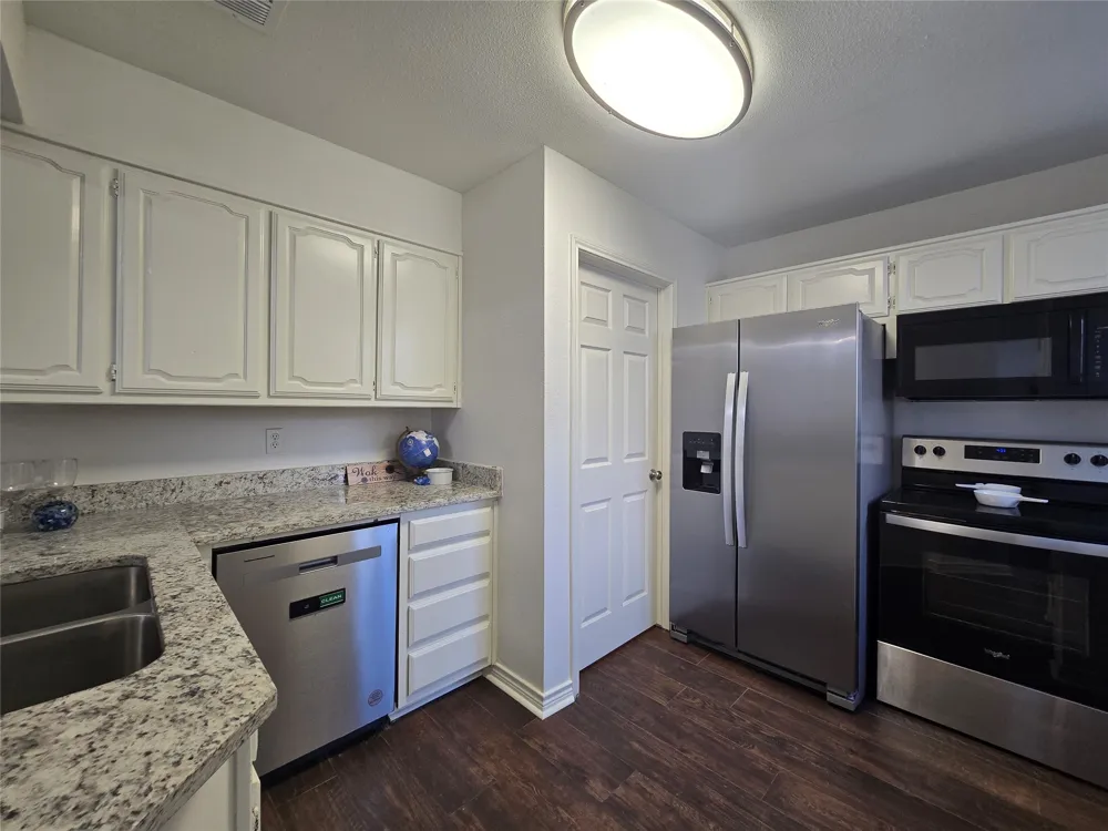 2961 Bend Drive Dallas, TX 75229