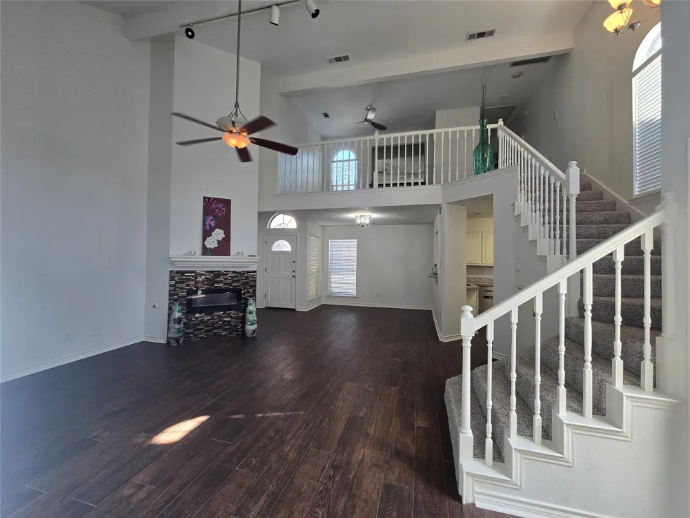 2961 Bend Drive Dallas, TX 75229