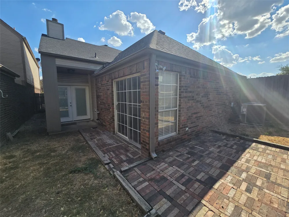 2961 Bend Drive Dallas, TX 75229