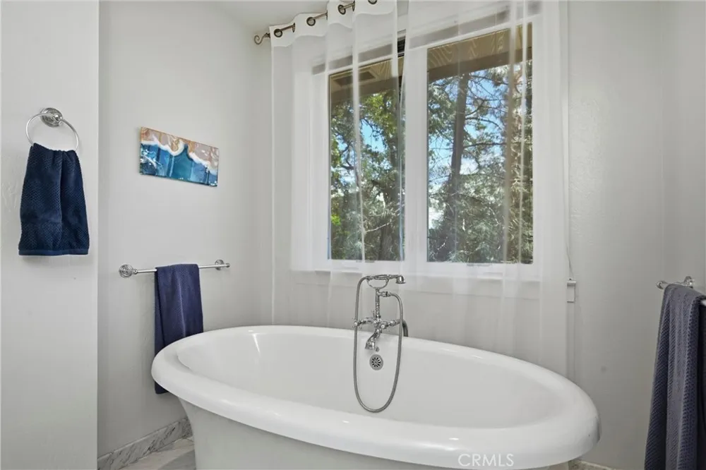 18317 Shore Hidden Valley Lake, CA 95467