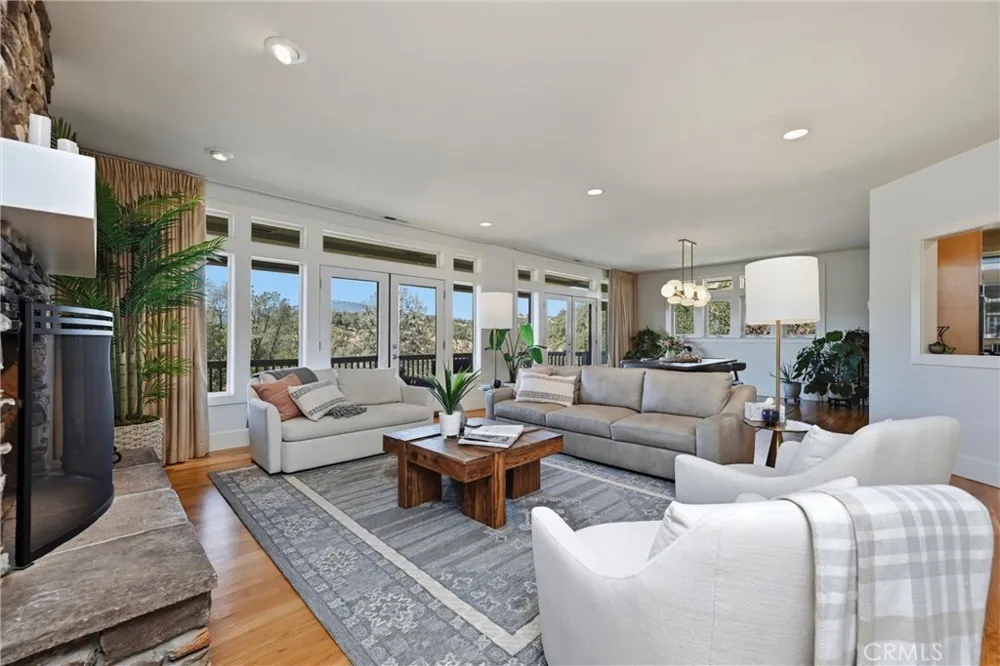18317 Shore Hidden Valley Lake, CA 95467
