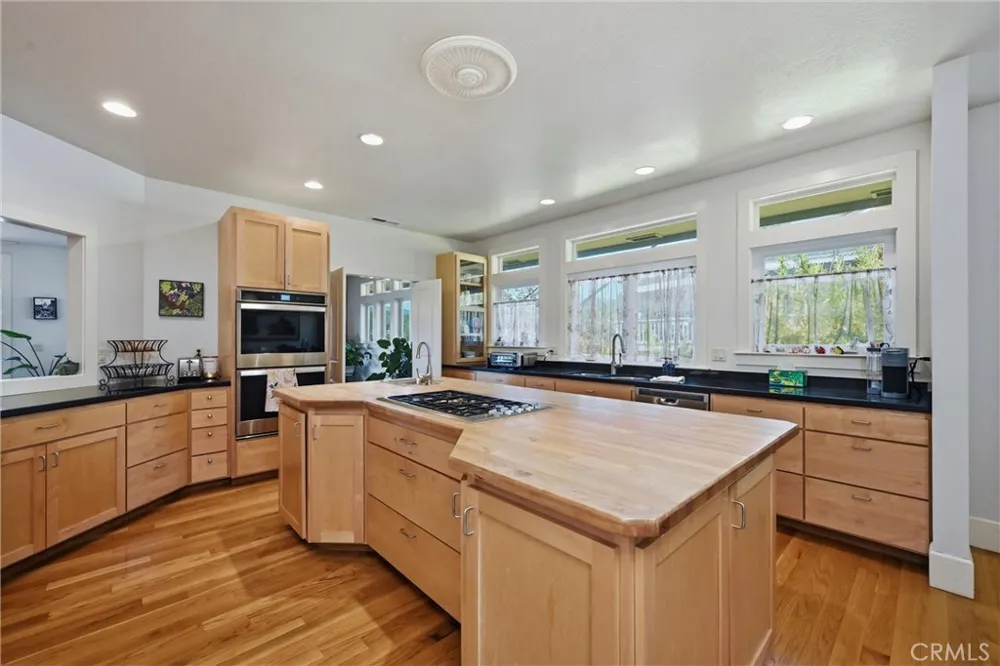 18317 Shore Hidden Valley Lake, CA 95467
