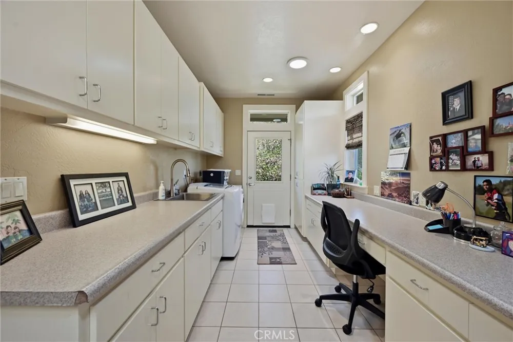 18317 Shore Hidden Valley Lake, CA 95467