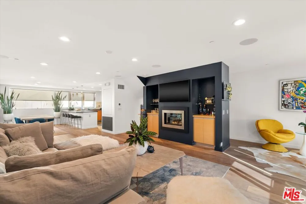 310 Washington Boulevard #503 Marina del Rey, CA 90292