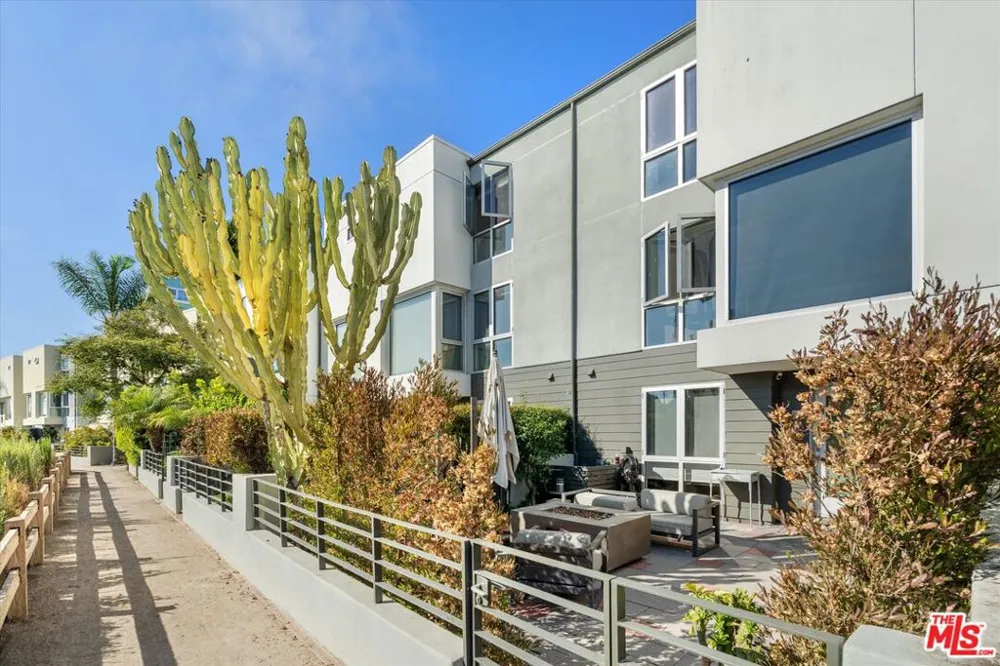 310 Washington Boulevard #503 Marina del Rey, CA 90292