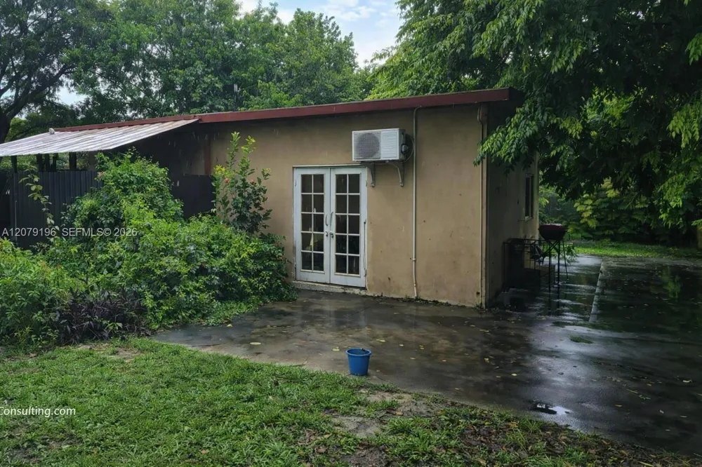 759 S Biscayne River Dr Miami, FL 33169