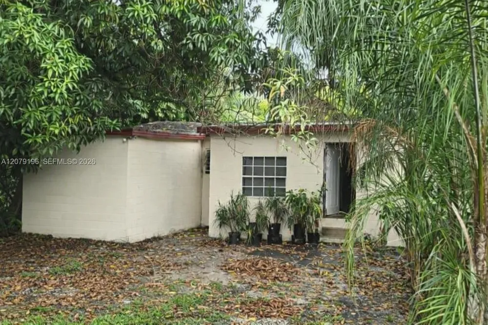 759 S Biscayne River Dr Miami, FL 33169