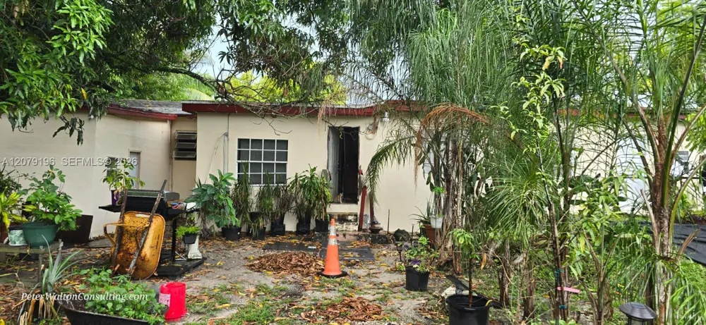 759 S Biscayne River Dr Miami, FL 33169
