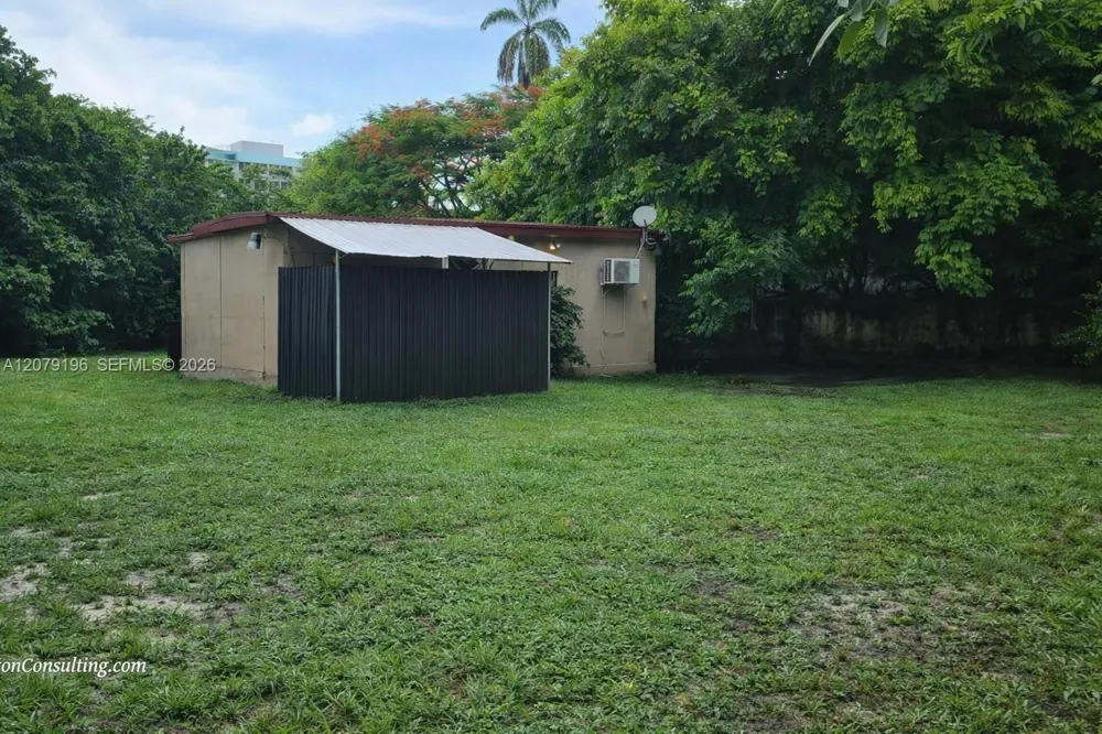 759 S Biscayne River Dr Miami, FL 33169