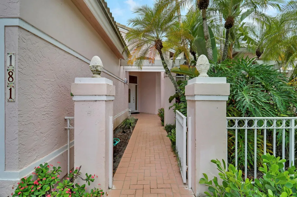 181 Green Point Circle #181 Palm Beach Gardens, FL 33418