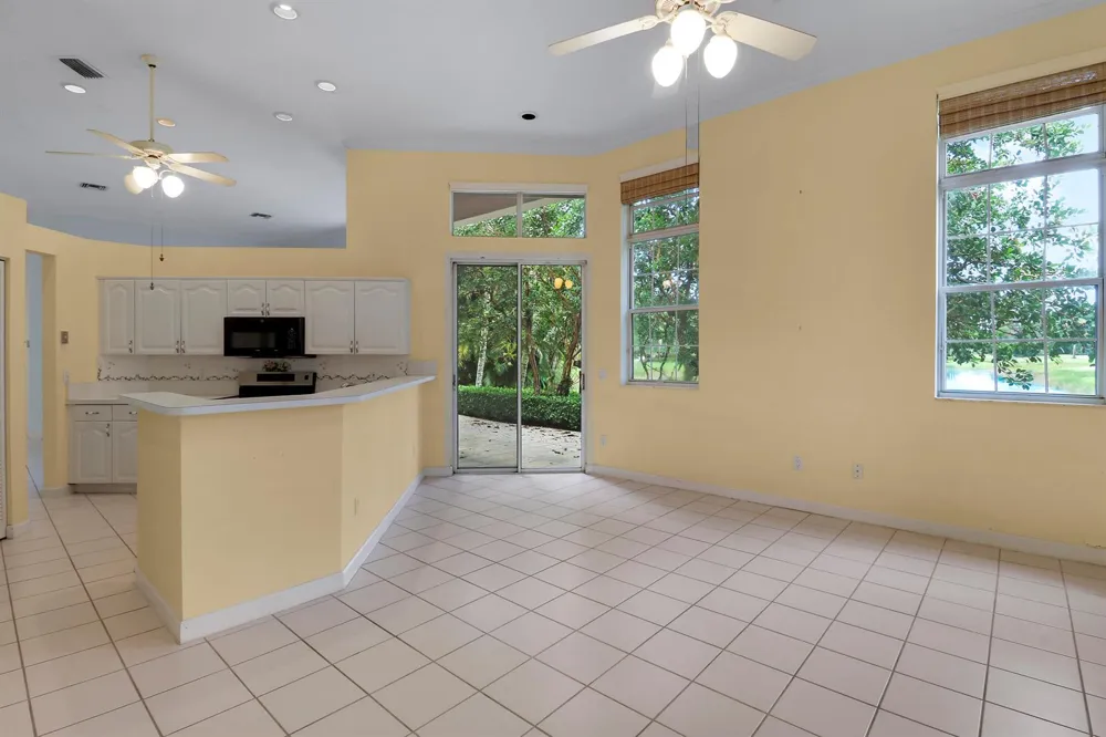 181 Green Point Circle #181 Palm Beach Gardens, FL 33418