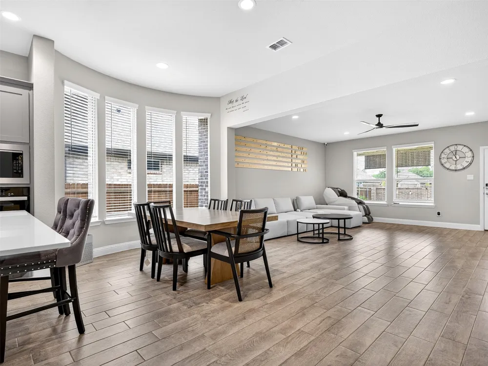 2504 Wren Lane Denton, TX 76205