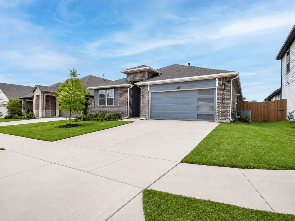 2504 Wren Lane Denton, TX 76205