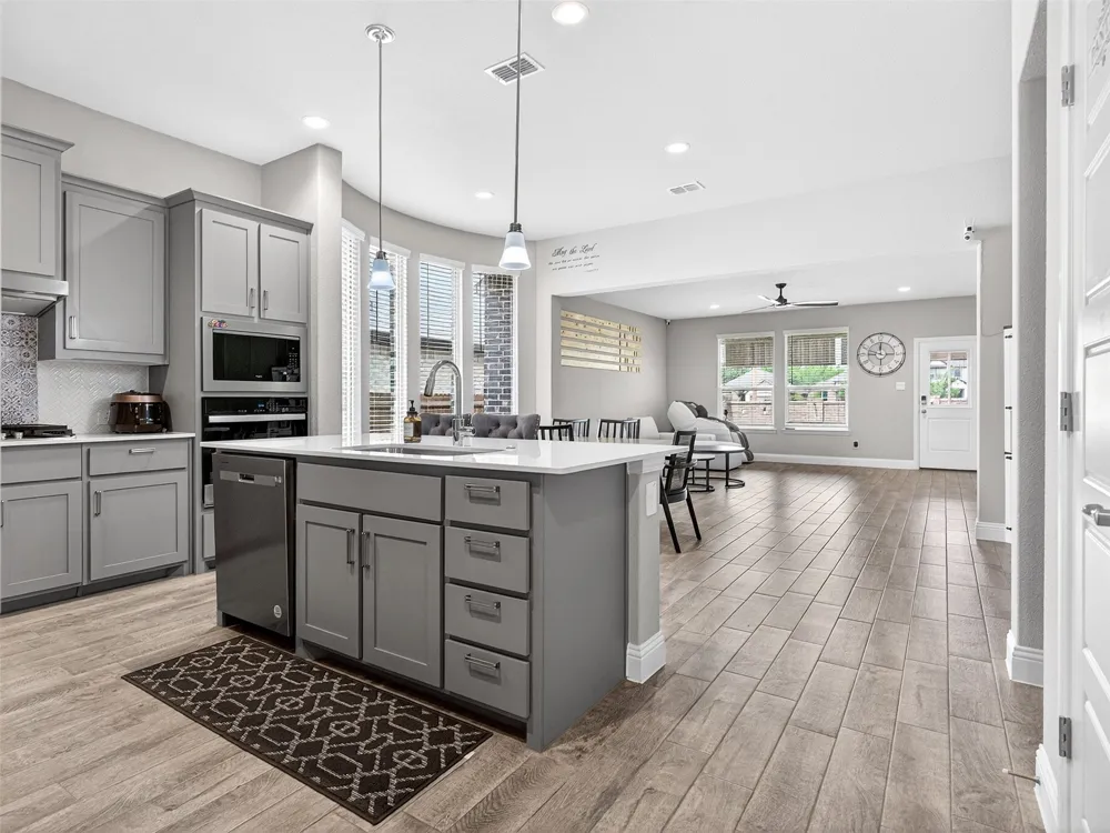 2504 Wren Lane Denton, TX 76205