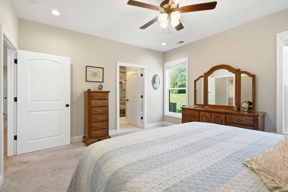 1056 Malinda Ln Greenbrier, TN 37073