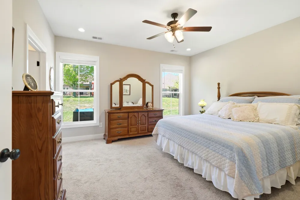 1056 Malinda Ln Greenbrier, TN 37073