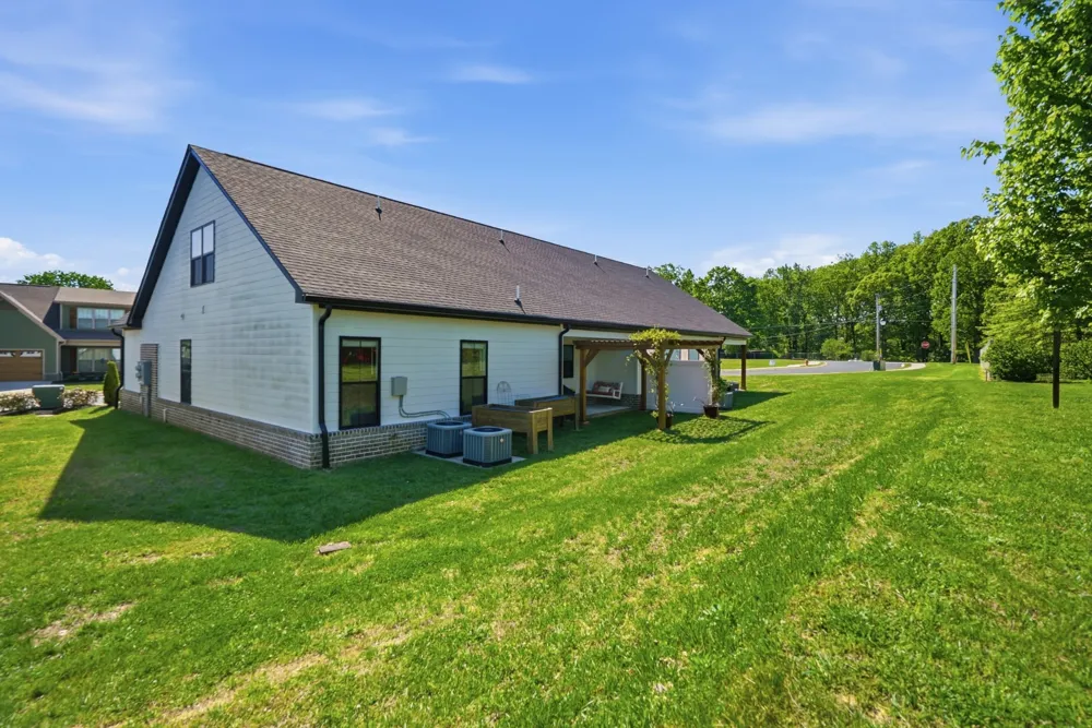 1056 Malinda Ln Greenbrier, TN 37073