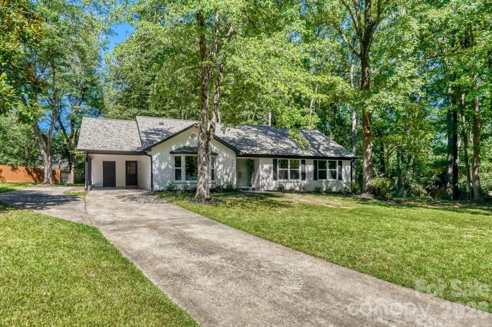 900 Burtonwood Circle Charlotte, NC 28212