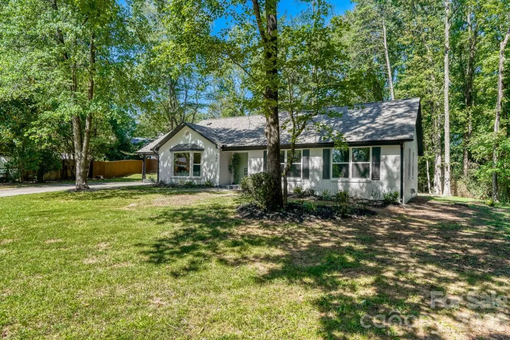 900 Burtonwood Circle Charlotte, NC 28212