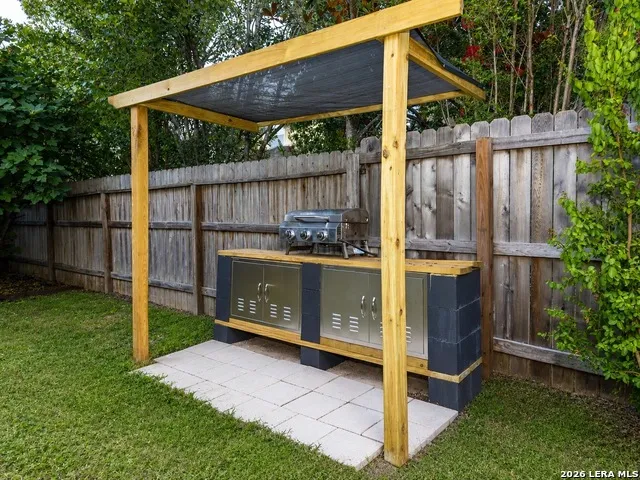 8610 Cantua Crk Helotes, TX 78023