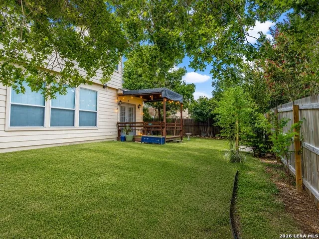 8610 Cantua Crk Helotes, TX 78023