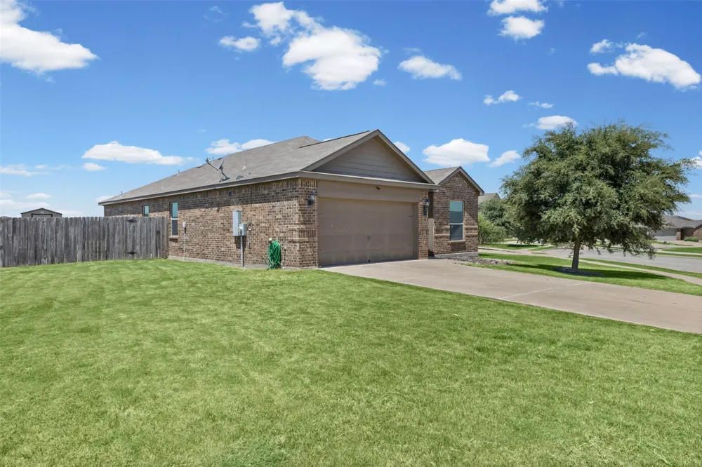 110 Alamo Way Venus, TX 76084