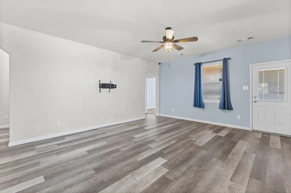 110 Alamo Way Venus, TX 76084