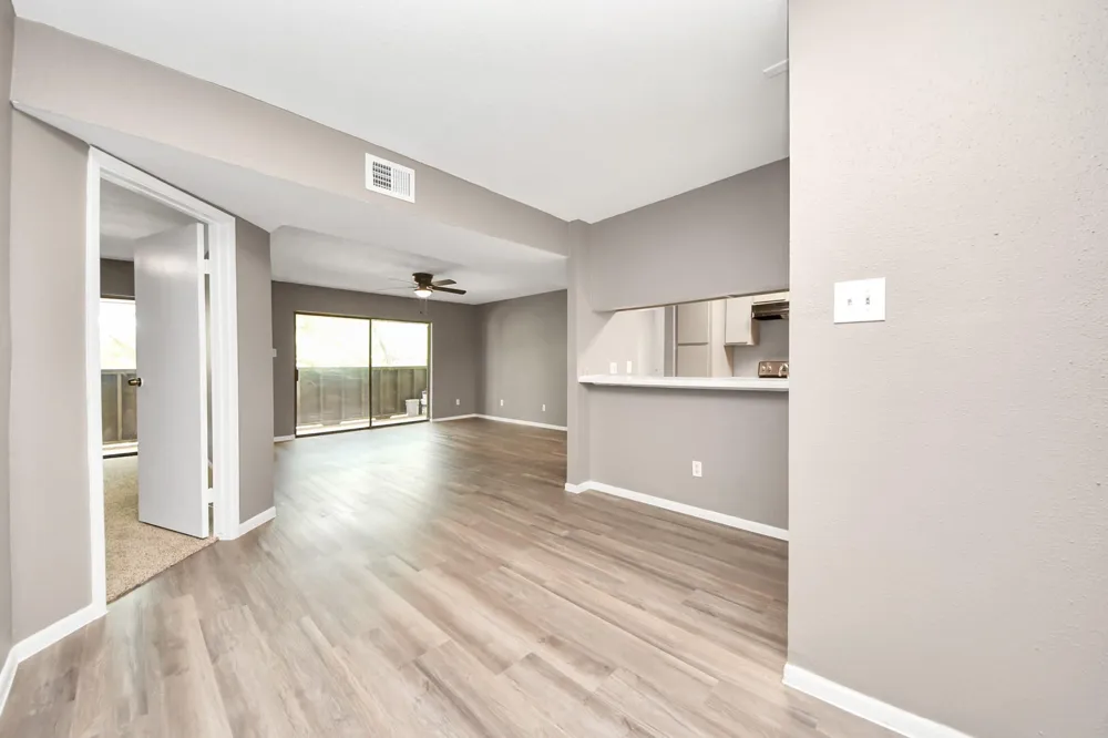 3105 Walnut Bend Ln #32 Houston, TX 77042