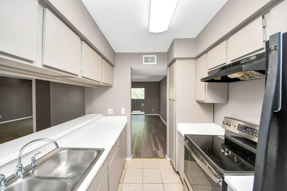3105 Walnut Bend Ln #32 Houston, TX 77042