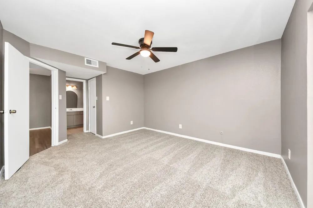 3105 Walnut Bend Ln #32 Houston, TX 77042