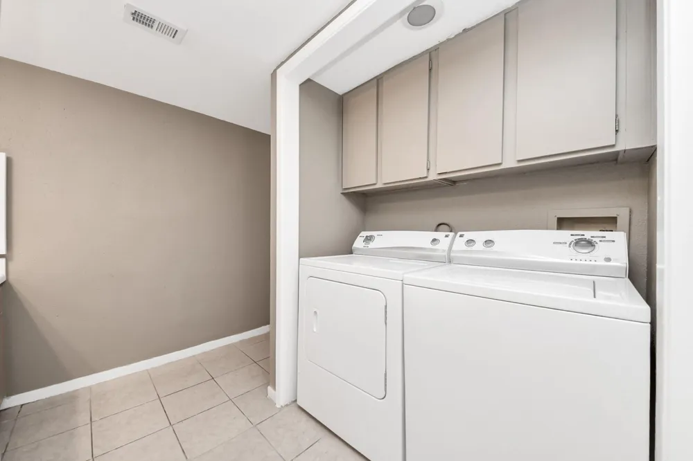 3105 Walnut Bend Ln #32 Houston, TX 77042