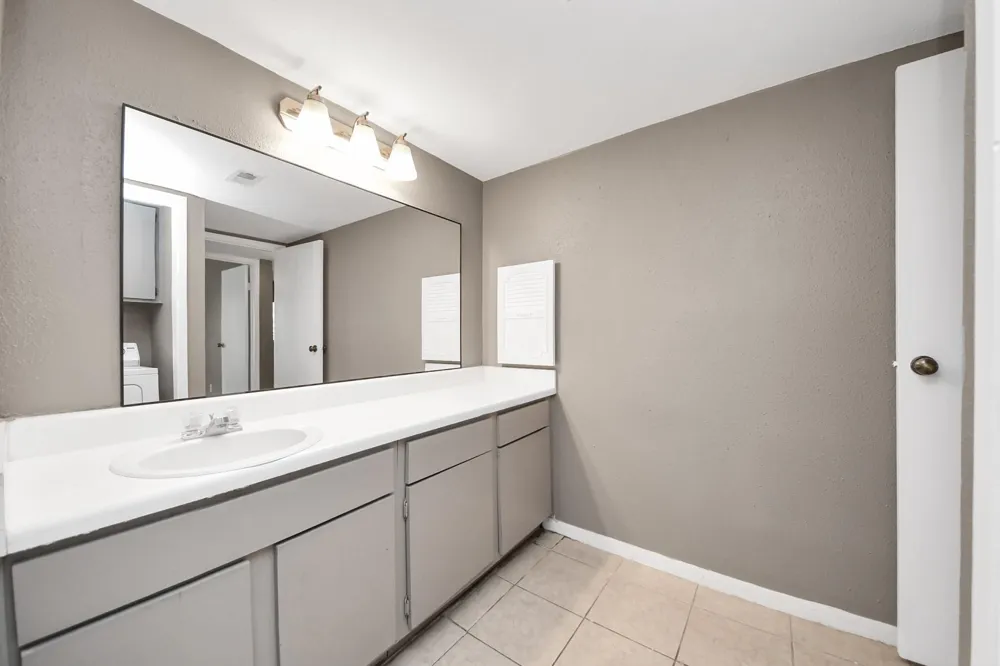 3105 Walnut Bend Ln #32 Houston, TX 77042