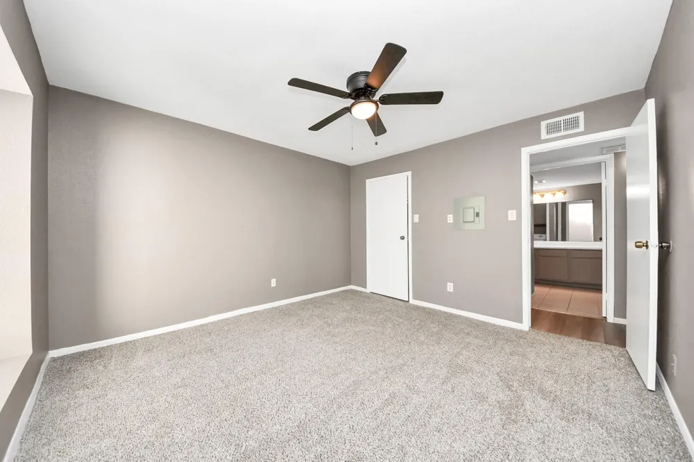 3105 Walnut Bend Ln #32 Houston, TX 77042